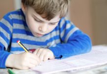 Kako otroka spodbuditi k učenju? Otrok pri učenju
